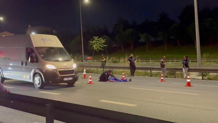 İstanbul - Kağıthane’de otoyolda otomobilin çarptığı yaya hayatını kaybetti İstanbul - Kağıthane’de otoyolda otomobilin çarptığı yaya hayatını kaybetti