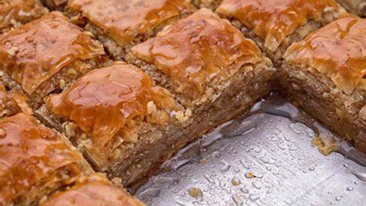 ŞEKERSİZ BAKLAVA TARİFİ: Bayramda Diyabet Hastaları da Rahatça Tüketebilir Şekersiz Baklava Malzemeleri Ve Yapılışı