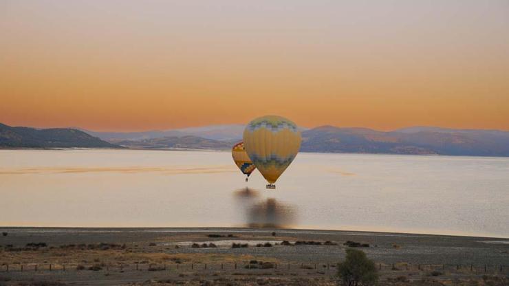 Türkiyenin Maldivleri Salda Gölünde Sezon Açıldı Balonlarla Gökyüzü Masalı