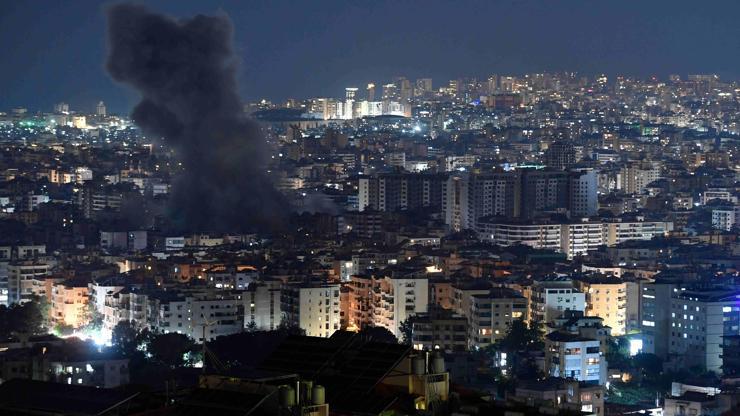 İsrailden arife gecesi Beyruta saldırı | Video Haber