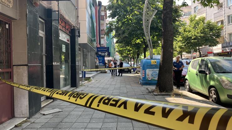 Cadde ortasında başından vurularak öldürüldü Cadde ortasında başından vurularak öldürüldü