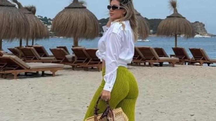Wanda Nara’dan Bikinili Tatil Paylaşımı Cesur Pozları Sosyal Medyayı Salladı