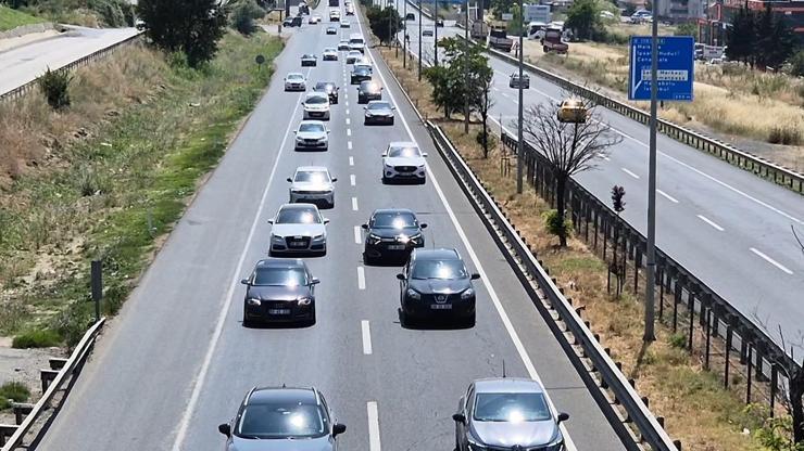 Tatilciler dönüyor Tekirdağ-İstanbul yolunda yoğunluk
