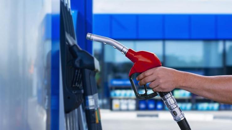 Akaryakıtta tabela değişiyor Benzine zam geliyor...