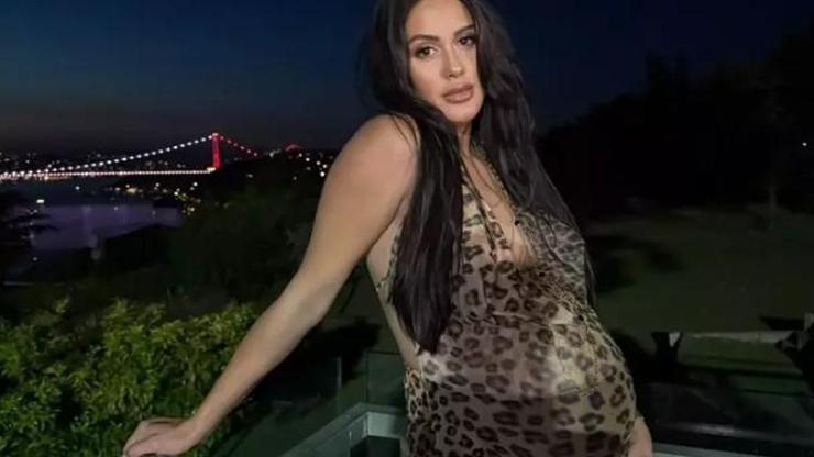 Sahra Işık Anne Oldu Bebeğiyle İlk Fotoğrafını Paylaştı
