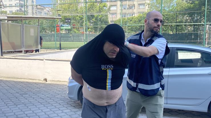 Sitenin bahçesinden 15 bin TL değerindeki oturma grubunu çalan şüpheli tutuklandı Sitenin bahçesinden 15 bin TL değerindeki oturma grubunu çalan şüpheli tutuklandı