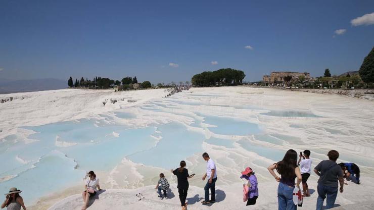 Yabancı Turist Sayısı Nisanda Rekor Kırdı