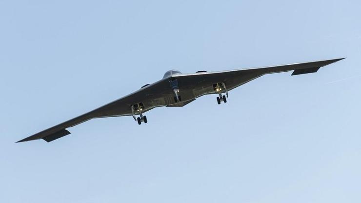 ABDnin ölüm makinesi: B-2 Hayalet uçak olarak biliniyor, radarda görünmüyor...