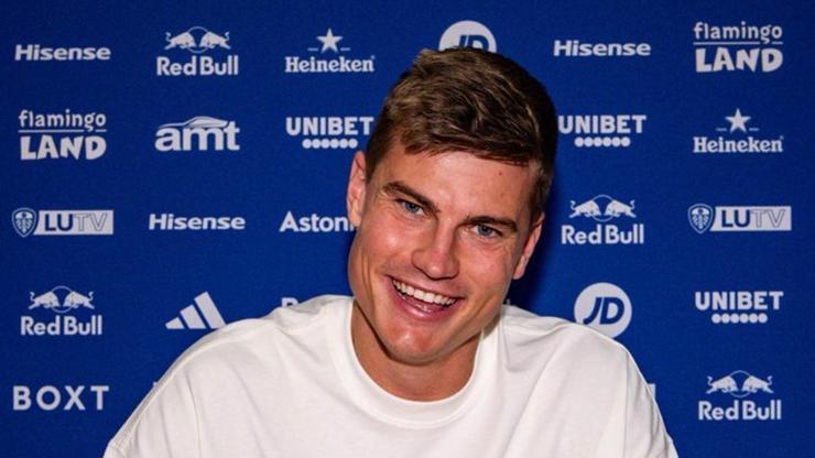 Adı Galatasaray ile anılıyordu! İmzayı attı Adı Galatasaray ile anılıyordu! İmzayı attı