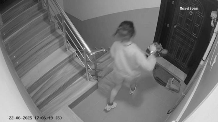 Arnavutköyde 30 bin liralık ayakkabı hırsızlığı: Kendi terliklerini bırakıp öyle kaçtı