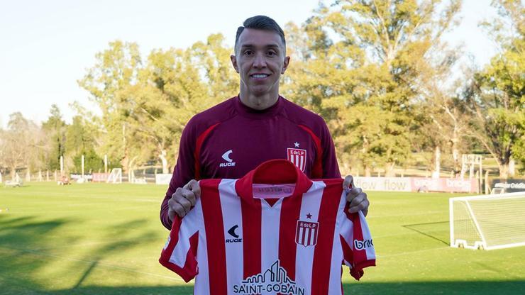 Fernando Muslera, Estudiantese imzayı attı