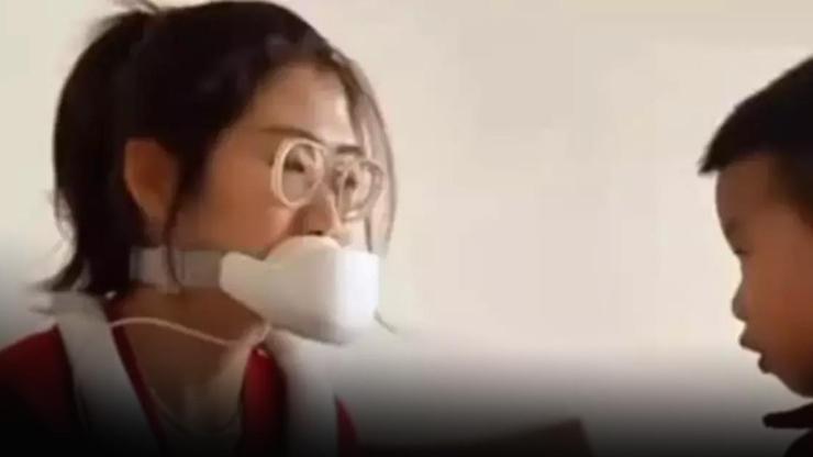 Diller arası sınır ortadan mı kalkacak Çinden tercüme yapıp konuşan maske