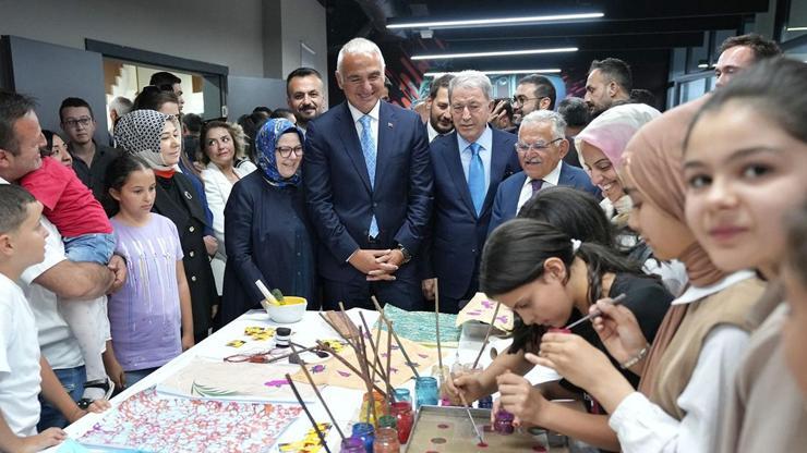 Kayseri İl Halk Kütüphanesi’nin açılışı yapıldı Bakan Ersoy projenin detaylarını paylaştı