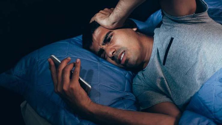 EĞLENDİRMİYOR, HASTA EDİYOR Günde 100 Kez Telefona Bakıyoruz Dijital Bağımlılık Endişe Veriyor: Anksiyete, Gerginlik Ve Konsantrasyon Bozukluğu...