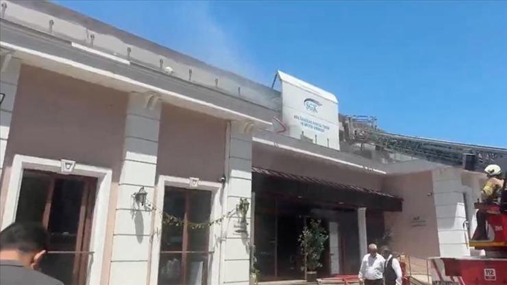 Üsküdar sahilinde sosyal tesiste yangın Üsküdar sahilinde sosyal tesiste yangın