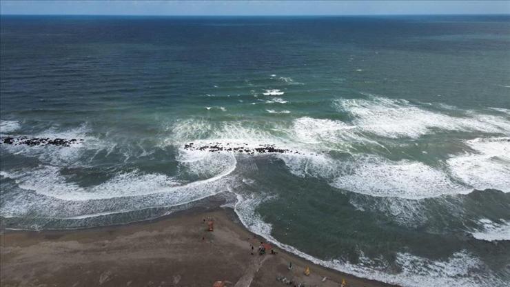Düzce ve Sakaryada denize girmek yasaklandı