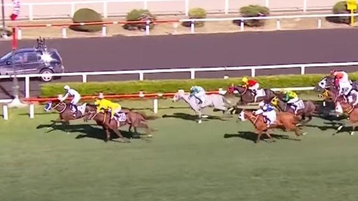 99. Gazi Koşusunu Cutha ile Ahmet Çelik kazandı Yarış heyecanı Kanal D ve Tay TVde yaşandı...