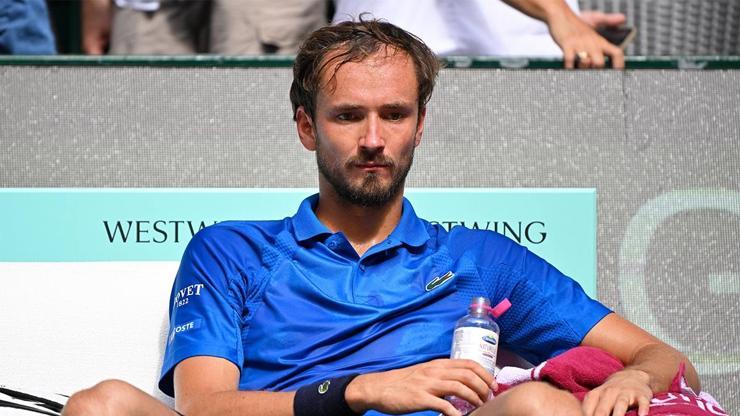 68629a53330760b1f2d96c98 Daniil Medvedev, Wimbledon'a ilk turda veda etti