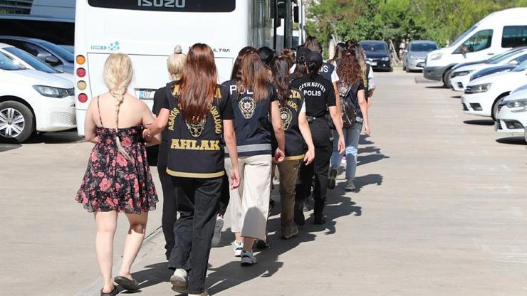 Antalya'da 'Gece Avı' operasyonu : 20 kişi tutuklandı