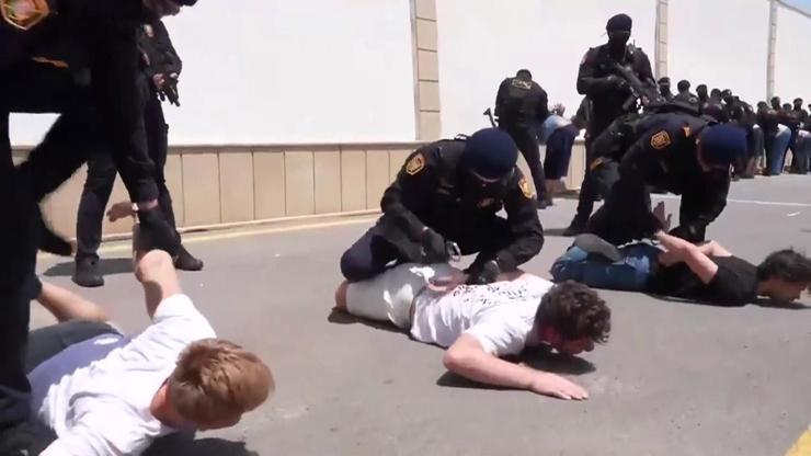 Bakü-Moskova hattında tansiyon yüksek Gözaltında ölümler | Karşılıklı baskınlar