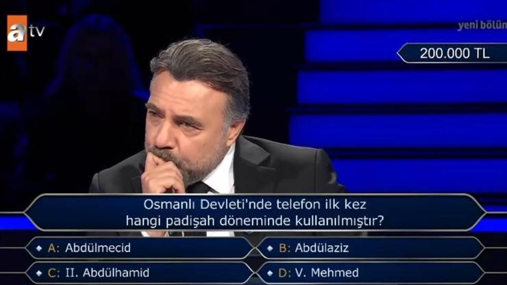 Osmanlı Devleti'nde telefon ilk kez hangi padişah döneminde kullanılmıştır? Osmanlı Devleti'nde telefon ilk kez hangi padişah döneminde kullanılmıştır?