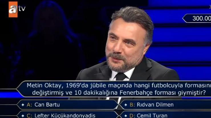 6866d48bfa20a9ce6b580583 Metin Oktay'ın jübile maçı! Hangi futbolcuyla forma değiştirdi: Can Bartu, Lefter, Rıdvan Dilmen, Cemil Turan!