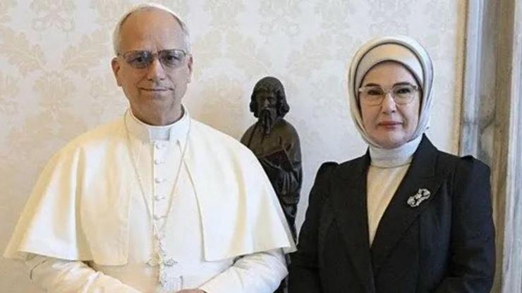 Emine Erdoğan'dan, Vatikan'da Dünya 5'ten büyüktür mesajı Emine Erdoğan'dan, Vatikan'da Dünya 5'ten büyüktür mesajı
