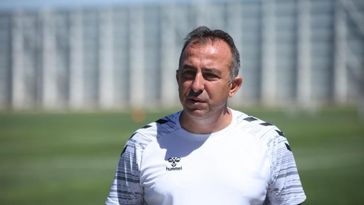 Konyaspor Teknik Direktörü Recep Uçar'dan yeni sezon öncesi değerlendirme Konyaspor Teknik Direktörü Recep Uçar'dan yeni sezon öncesi değerlendirme