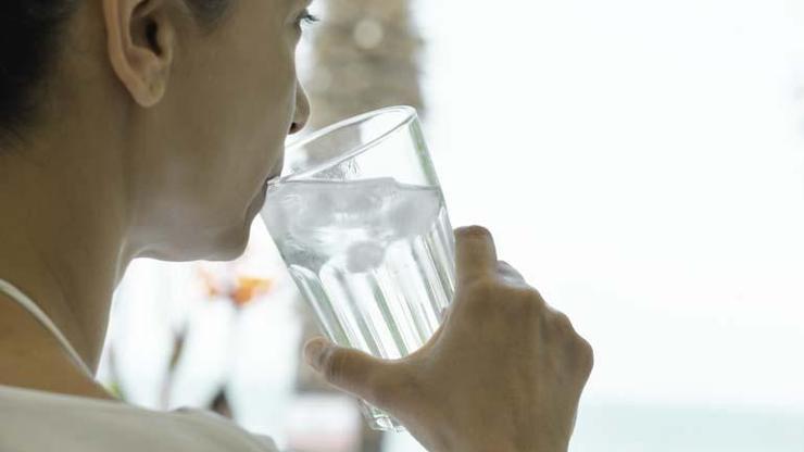 Buzlu Su İçtikten Sonra Bunu Yaşıyorsanız Aman Dikkat Bu Tehlikeyi Çoğu Kişi Bilmiyor