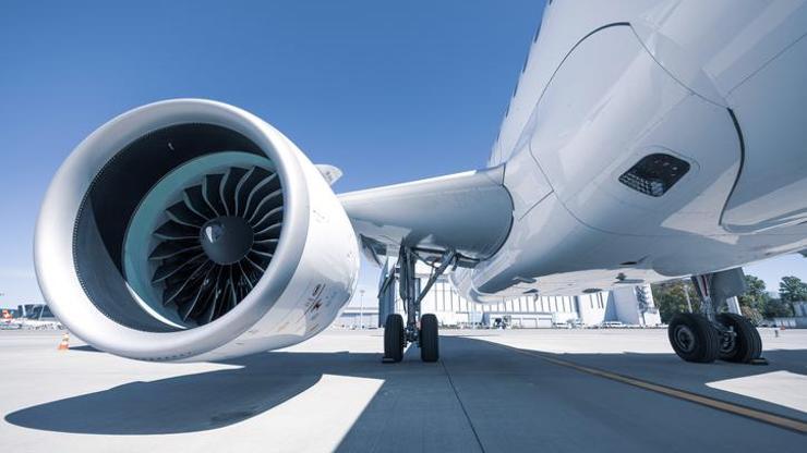 İtalya’da havalimanında korkunç olay: Uçak motoruna kapılarak can verdi! İtalya’da havalimanında korkunç olay: Uçak motoruna kapılarak can verdi!