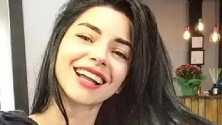 Merve Boluğur Havuz Pozuyla Olay Oldu