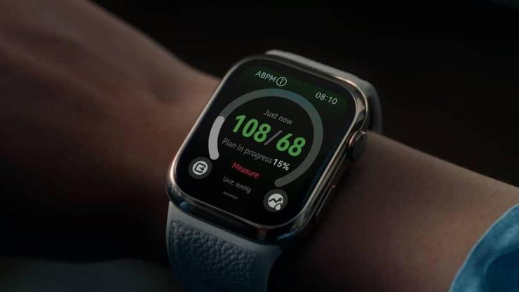Tansiyon ölçebilen saat önemli bir güncelleme aldı