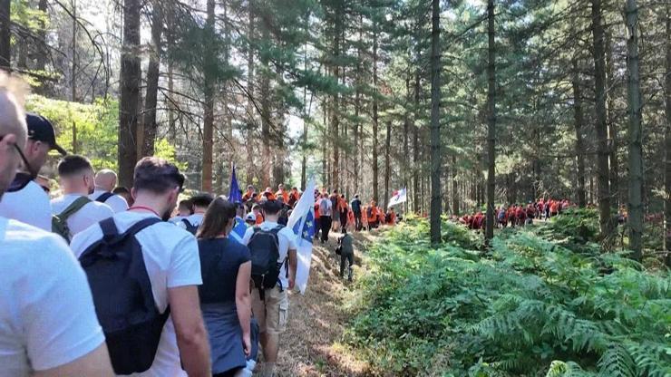 Srebrenitsa’da bir daha asla yürüyüşü: Binler, sırp soykırımının 30. yıl dönümünde buluştu