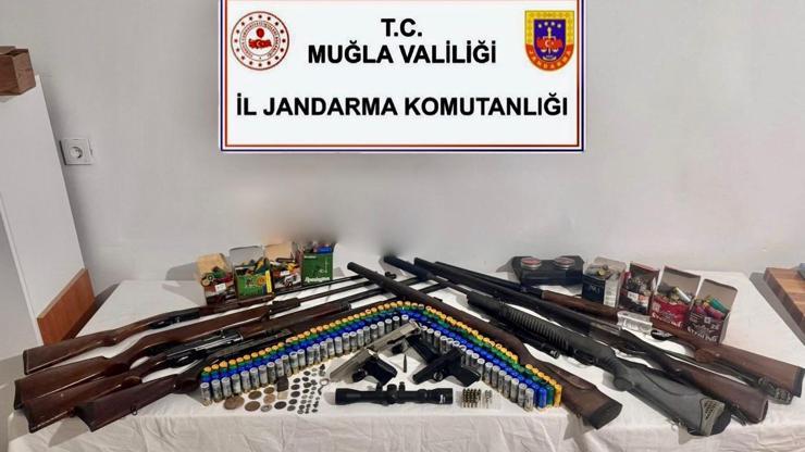 Muğla’da evden çok sayıda ruhsatsız silah çıktı
