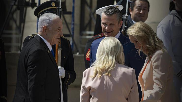 Netanyahu Pentagon'da! İlk görüntüler geldi: Dikkat çeken kareler... Netanyahu Pentagon'da! İlk görüntüler geldi: Dikkat çeken kareler...