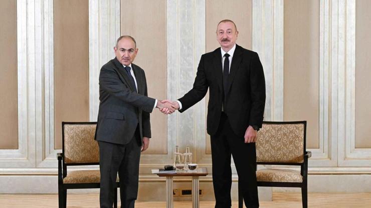 Kritik zirveden ilk görüntüler: Aliyev ve Paşinyan, Abu Dabide bir araya geldi
