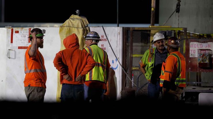 Los Angeles’ta tünel inşaatı çöktü: Mahsur kalan işçiler kurtarıldı Los Angeles’ta tünel inşaatı çöktü: Mahsur kalan işçiler kurtarıldı