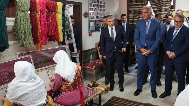 Bakan Ersoy: Uşak’ı yabancı turistlerin rotasına dahil edeceğiz Bakan Ersoy: Uşak’ı yabancı turistlerin rotasına dahil edeceğiz