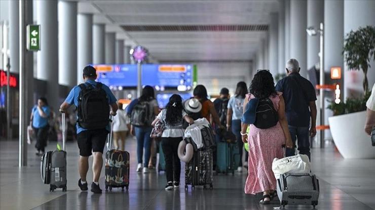 Hava yolunu kullanan yolcu sayısı yılın ilk yarısında 108,8 milyonu aştı Hava yolunu kullanan yolcu sayısı yılın ilk yarısında 108,8 milyonu aştı