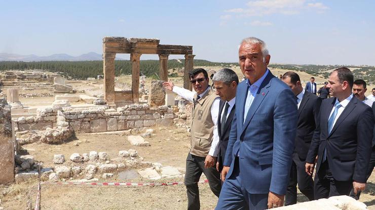 Bakan Ersoy: Yabancı turist rotalarına da girecek bir Uşak için çalışma yapacağız