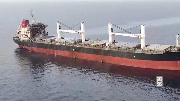 Husiler İsraile giden ticari gemiyi batırdı