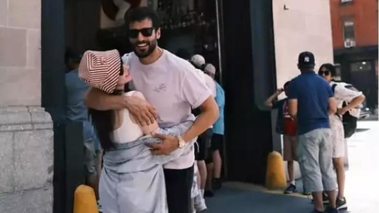 Serkan Çayoğlu ve Özge Gürel New Yorkta Aşk Dolu Anlar Yaşadı Sürpriz Fotoğraf Gündem Oldu