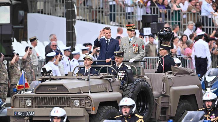 Fransada Bastille Günü kutlamaları: Başkent Pariste görkemli geçit töreni düzenleniyor