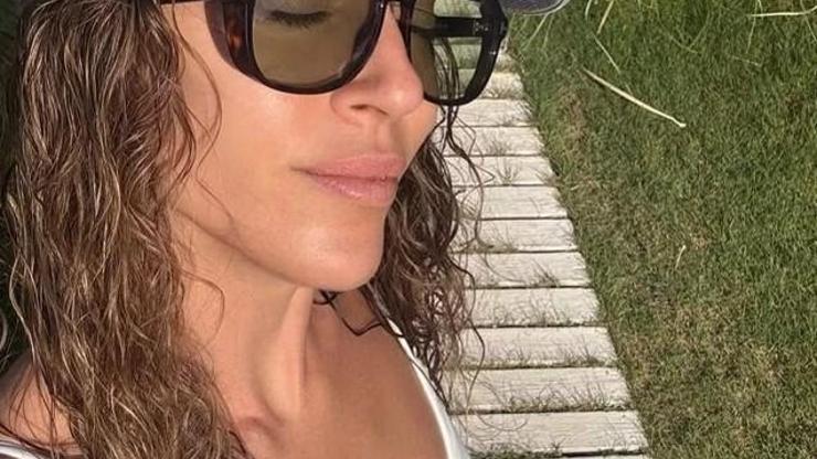 Sinem Kobaldan Büyüleyici Tatil Paylaşımı Beyaz Bikinisiyle Sanal Medyayı Salladı