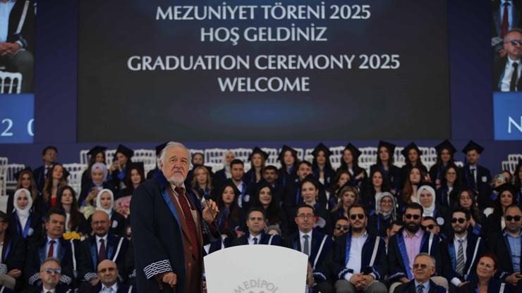 İlber Ortaylının sözleri mezuniyet törenine damgasını vurdu