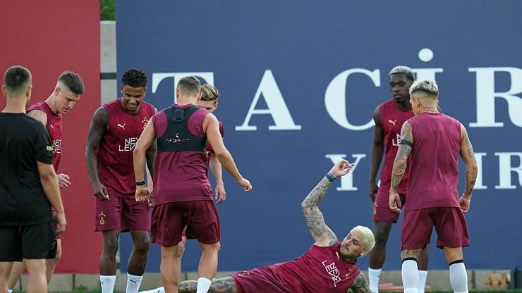 Galatasaray, çift antrenmanla çalıştı
