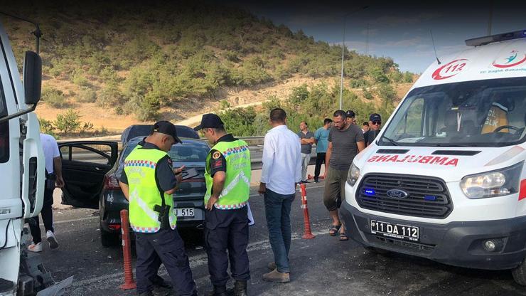 Geyve Beledi Başkanı Yıldız trafik kazası geçirdi: 4 yaralı