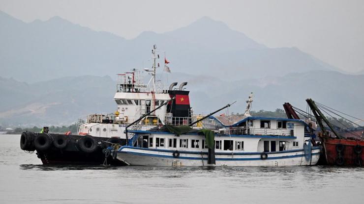 Vietnam’da Tur Teknesi Fırtınada Alabora Oldu 38 Can Kaybı Var
