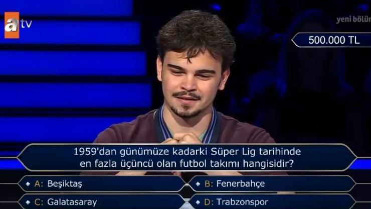 687d3d73330760b1f2d99c7a En fazla üçüncü olan futbol takımı! Süper Lig tarihinde en çok üçüncü olan!