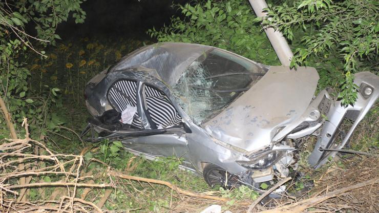 Otomobil, yoldan çıkıp tarlaya düştü; 1’i bebek 6 yaralı